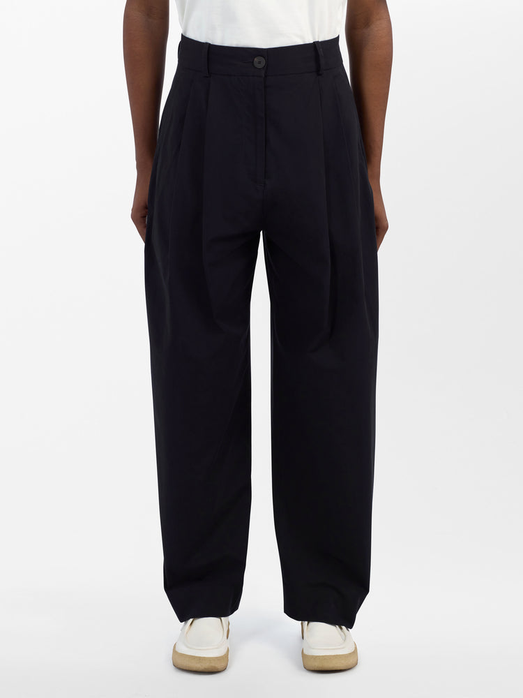 Acuna Pant in Darkest Navy