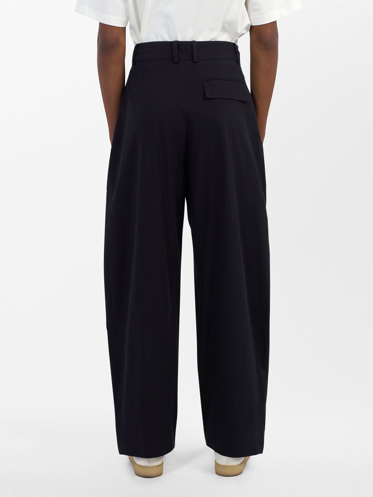 Acuna Pant in Darkest Navy