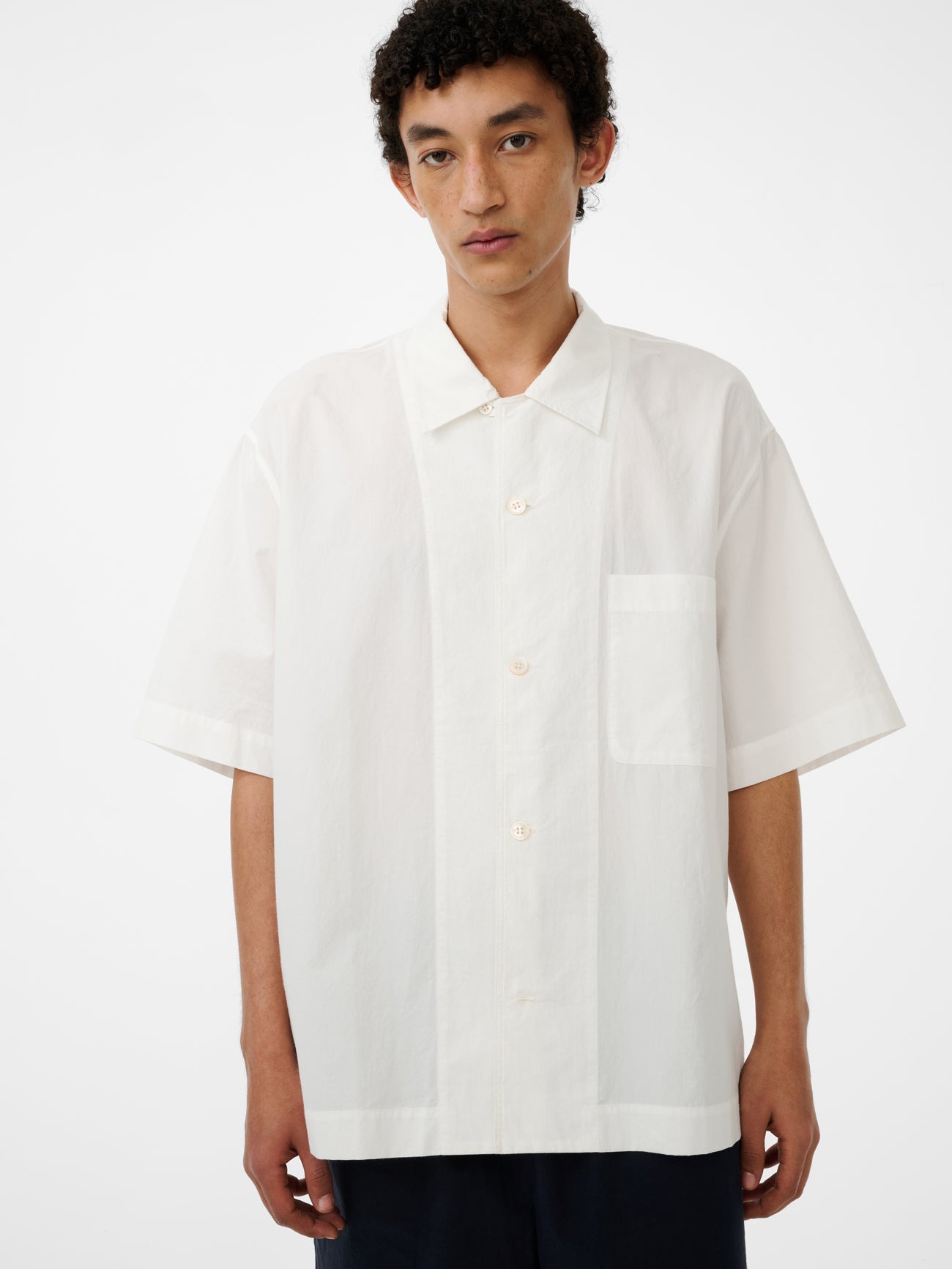 Agios Short Sleeve Shirt in Optic White – Studio Nicholson
