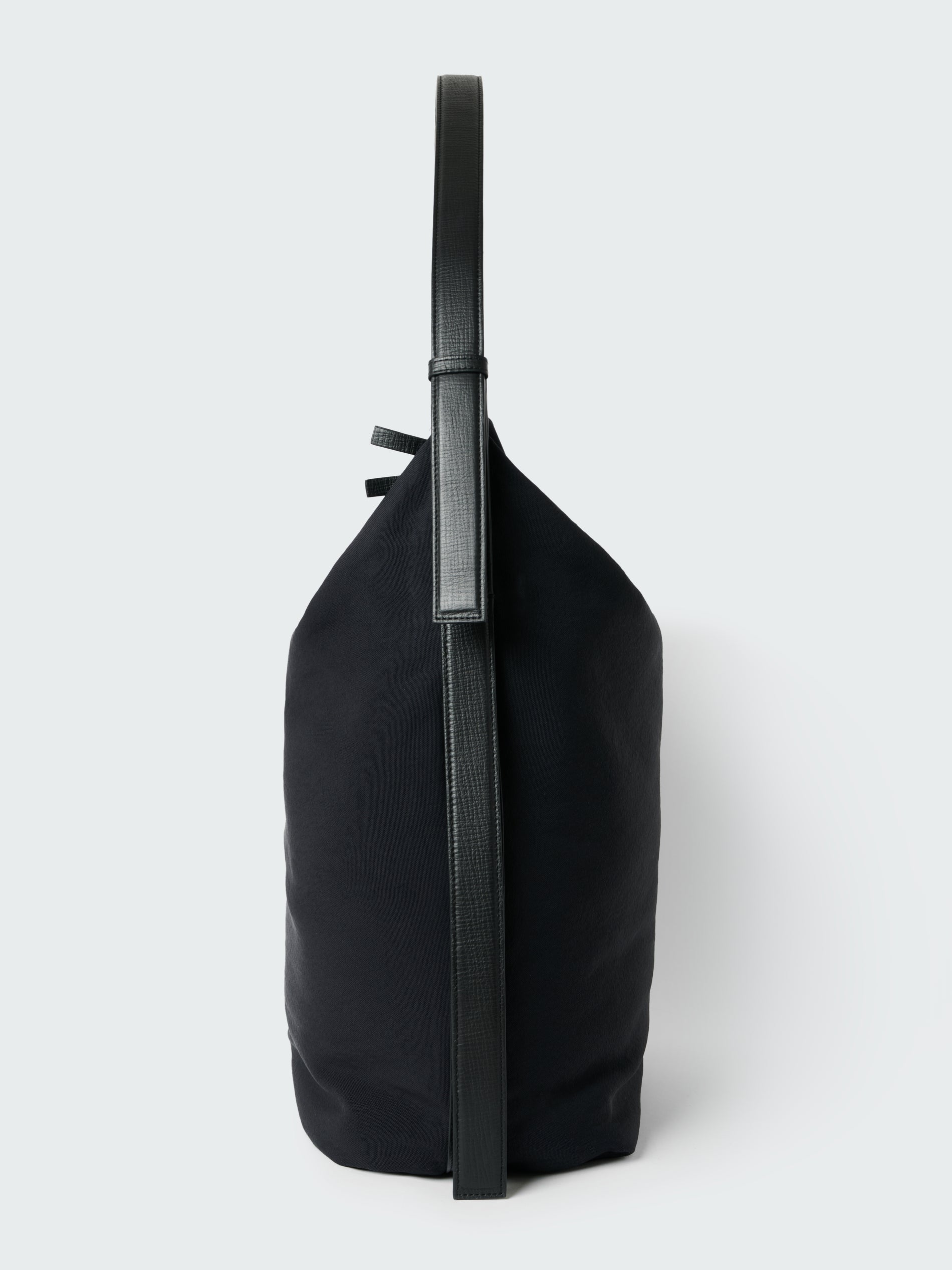 Airport Bag Medium in Black - Studio Nicholson