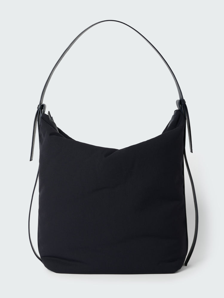 Airport Bag Medium in Darkest Navy