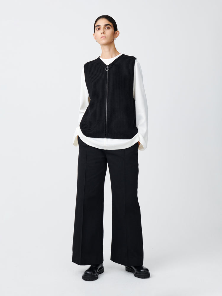 Akan Knit in Black