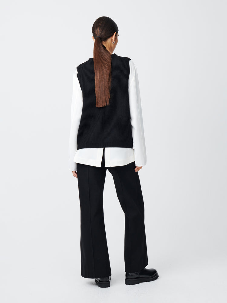 Akan Knit in Black