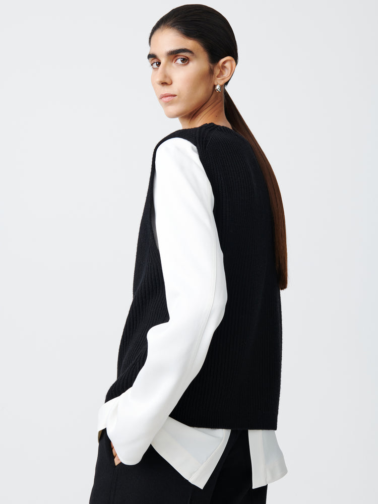 Akan Knit in Black