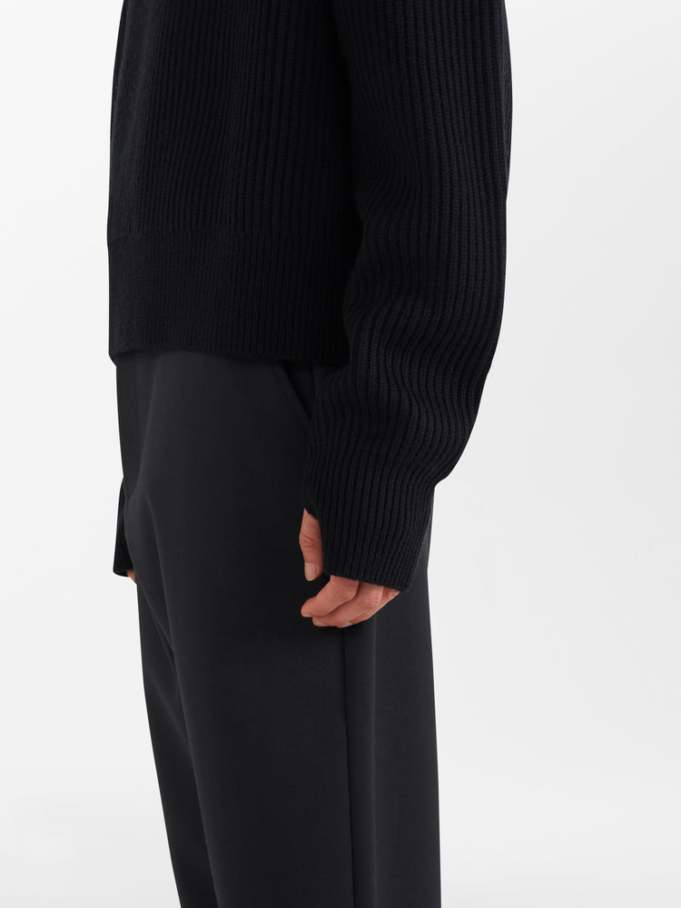 Arum Knit in Black