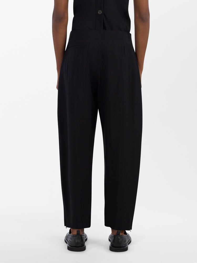 Awe Pant in Black