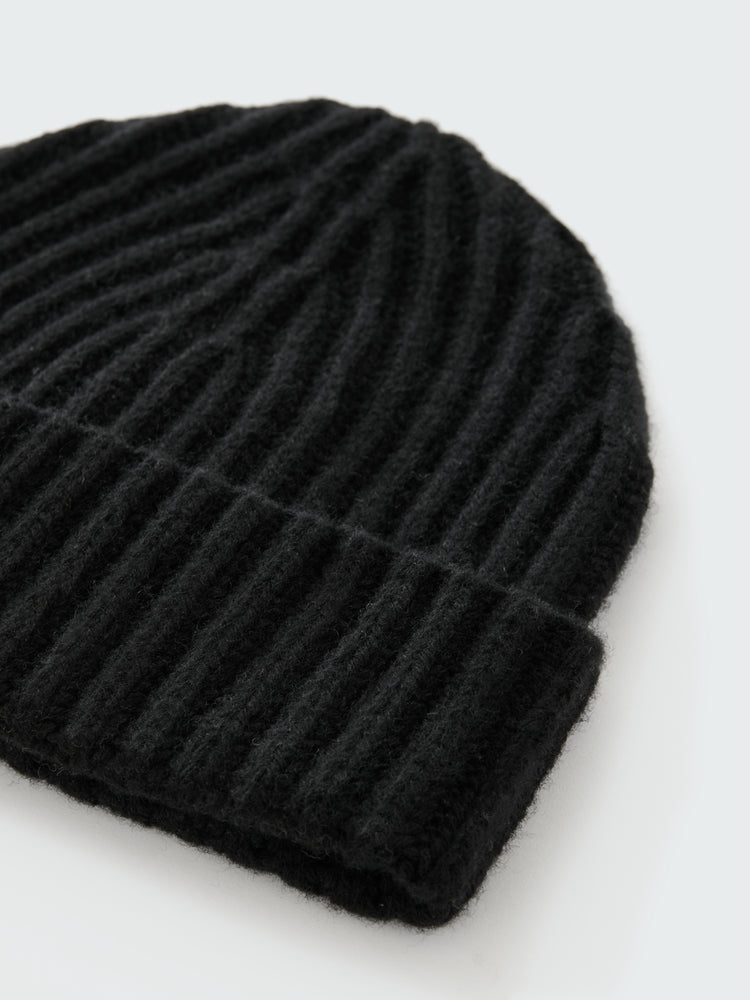 Berwick Beanie in Black