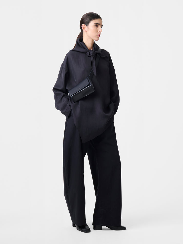 Bute Linen Top in Darkest Navy