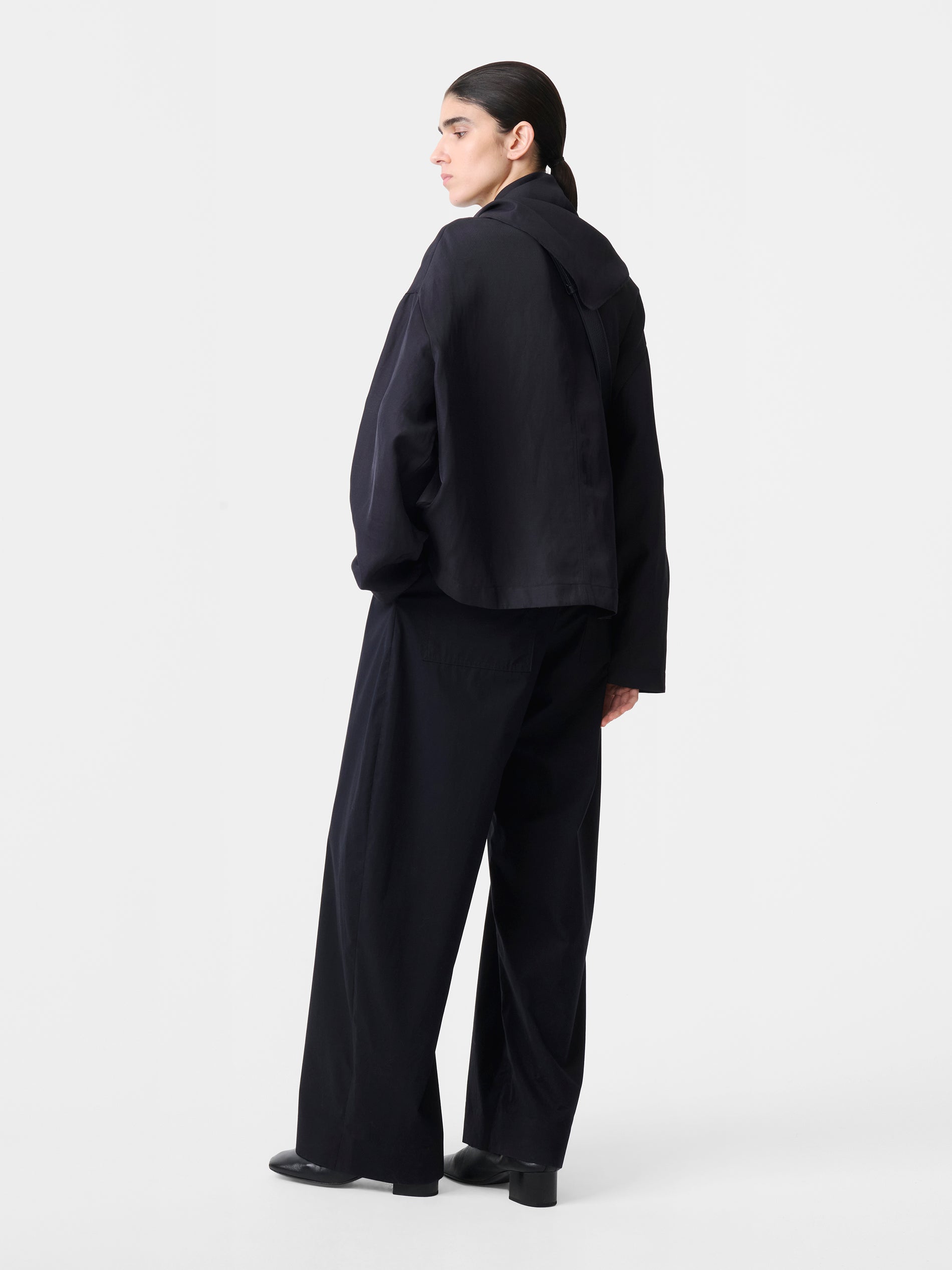 Bute Linen Top in Darkest Navy