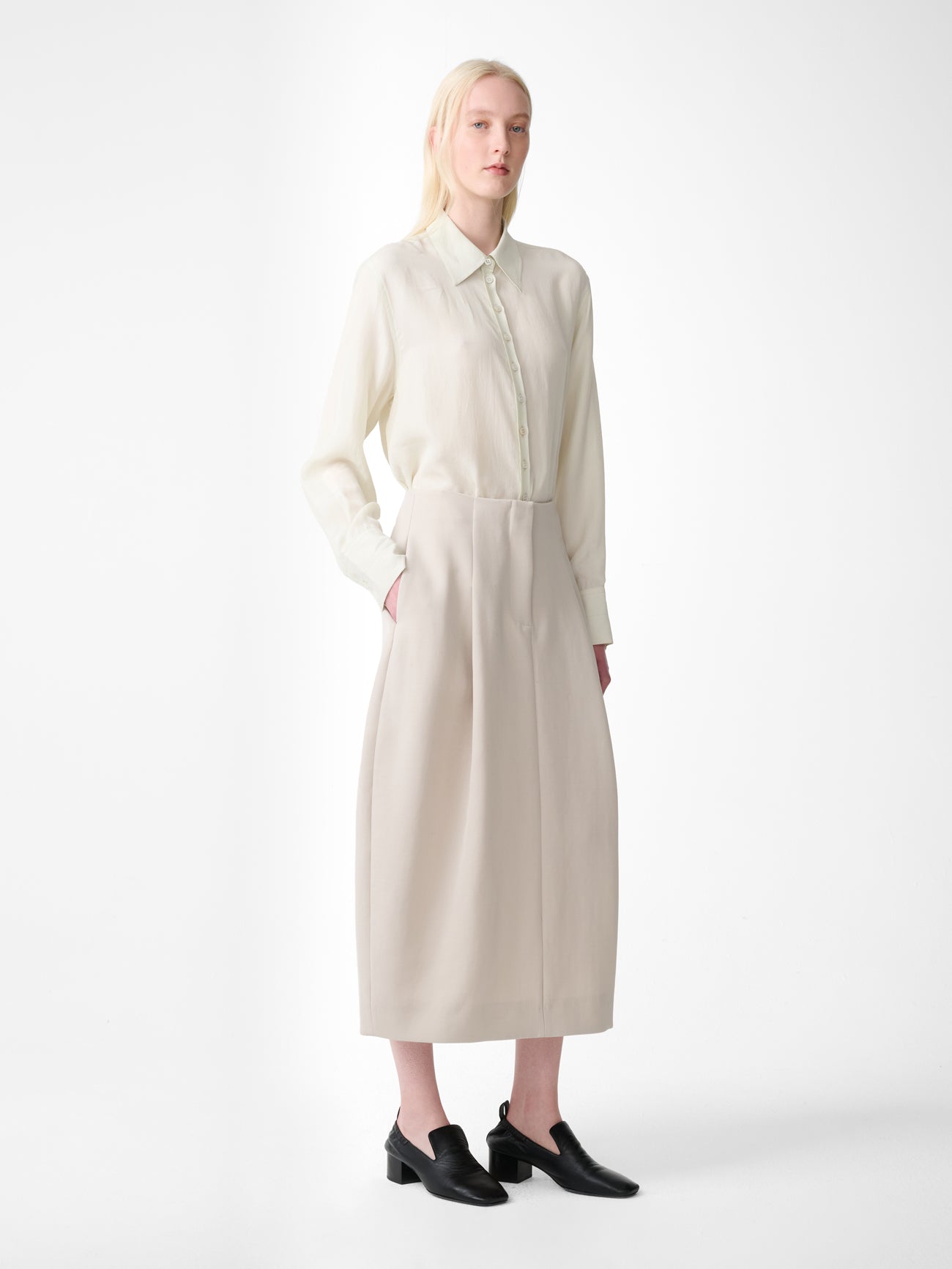 Carson Wool Skirt in Putty