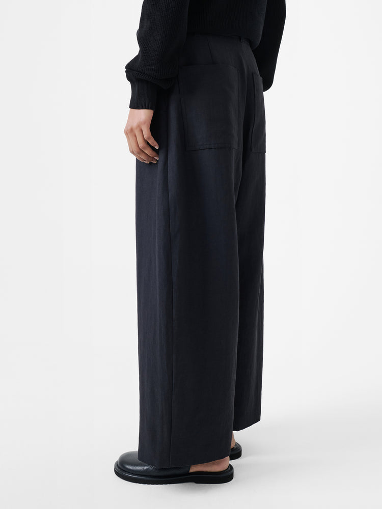 Chalco Linen Blend Pant in Darkest Navy