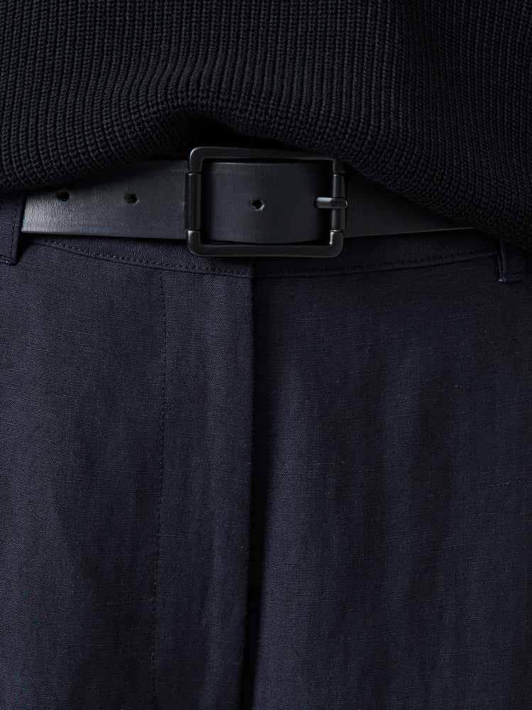 Chalco Linen Blend Pant in Darkest Navy