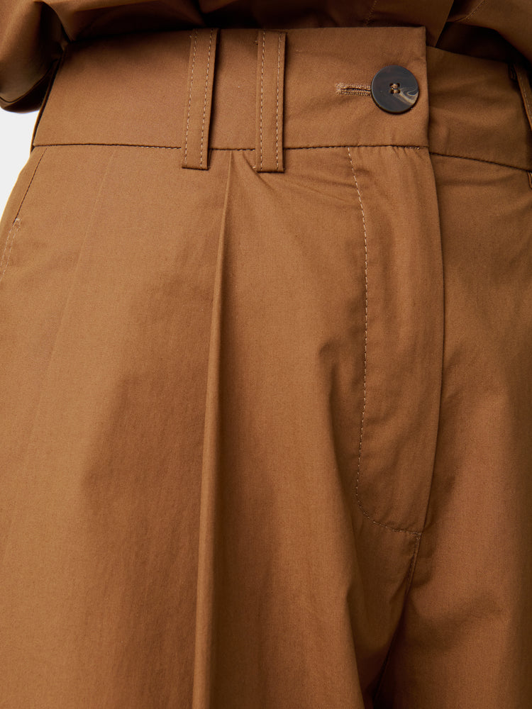 Cito Short in Almond