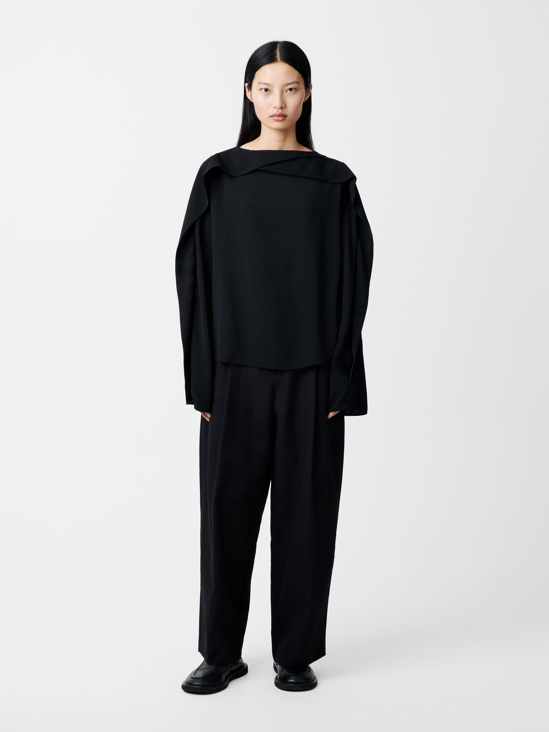 Emmet Top in Black - Studio Nicholson