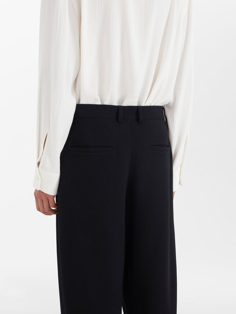 Ezra Crepe Pant in Darkest Navy