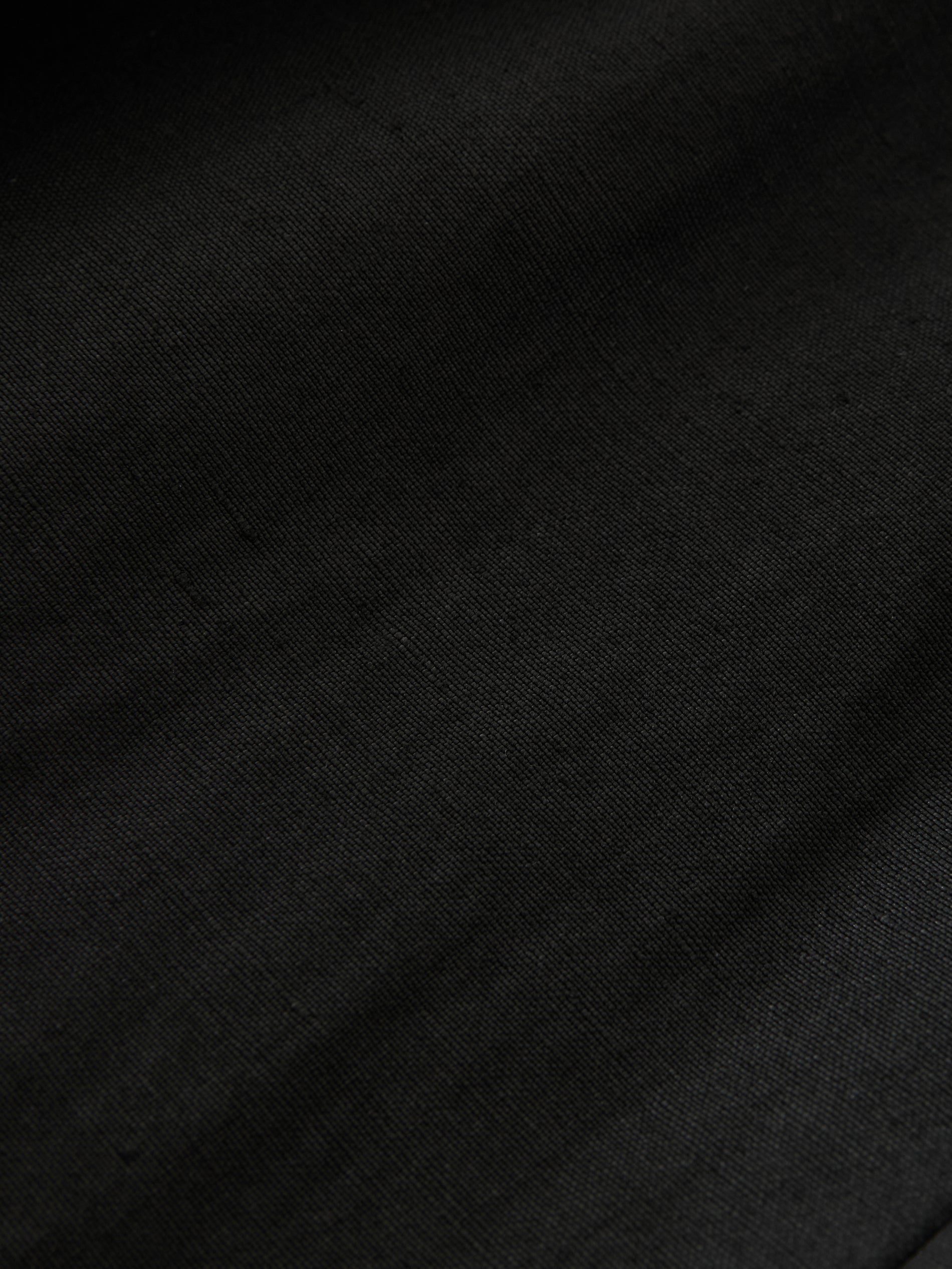 Fowld Linen Short in Black