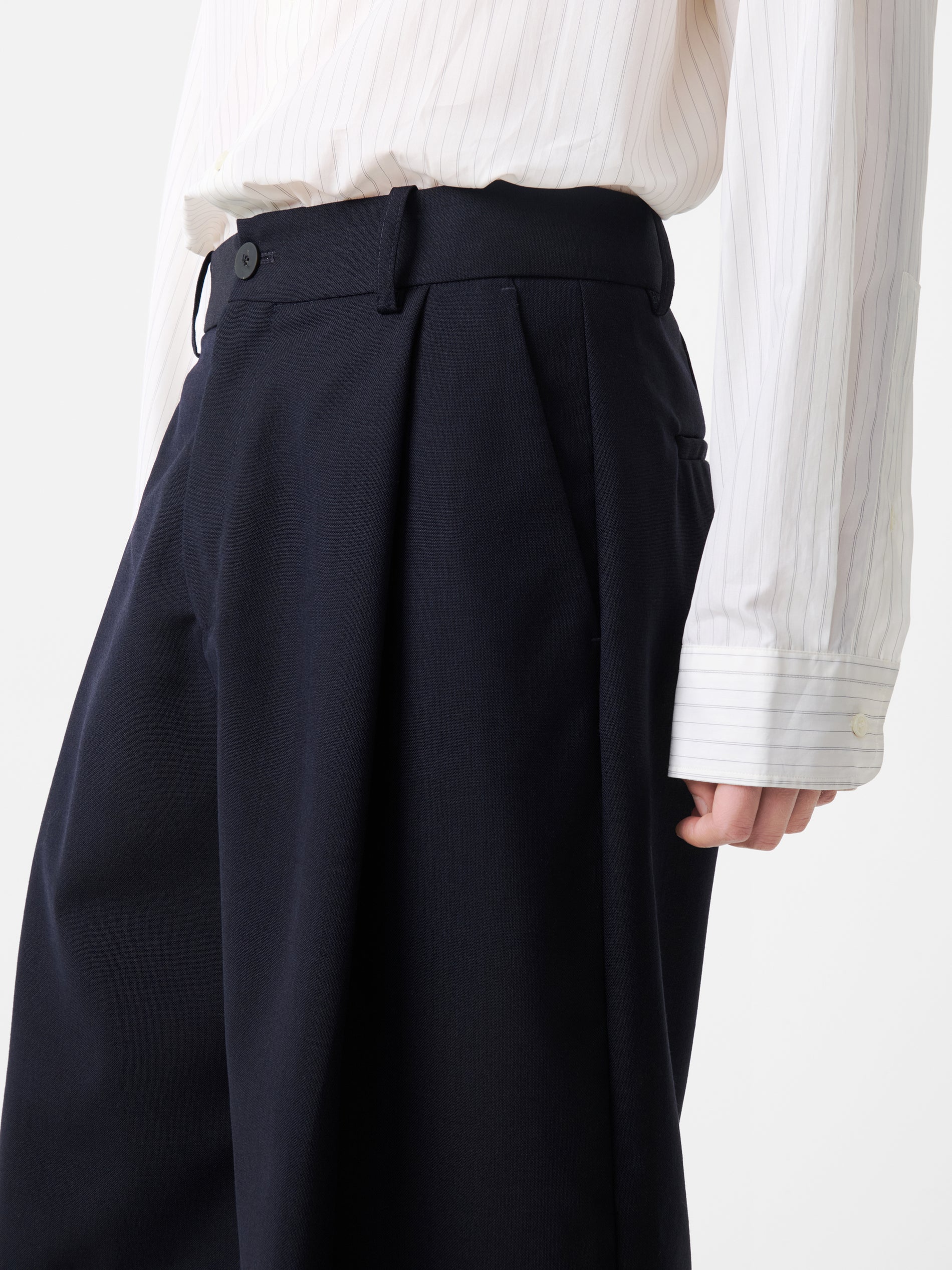 Fowld Short in Darkest Navy - Studio Nicholson