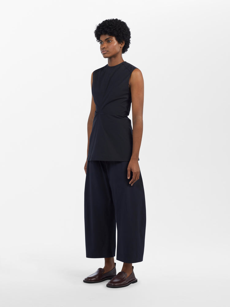 Garda Top in Darkest Navy