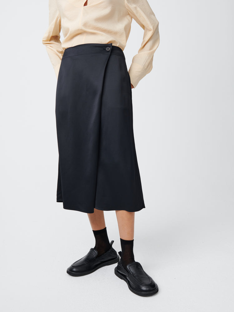 Gutan Skirt in Darkest Navy