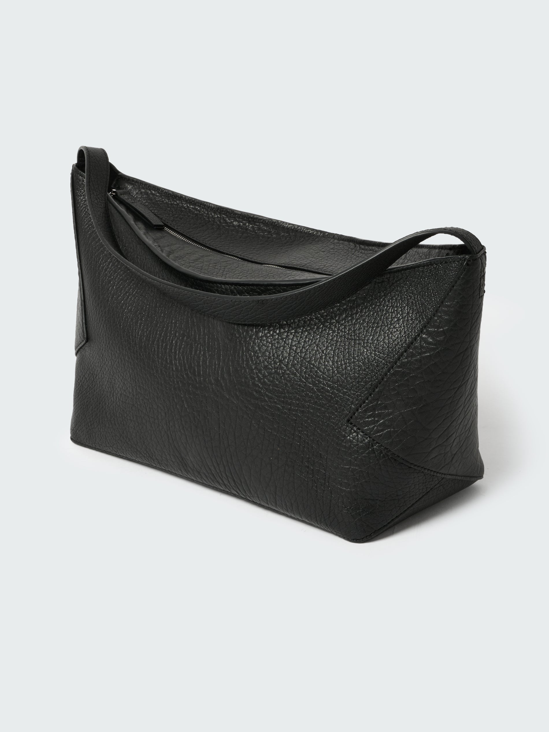 Hagu Leather Bag in Black
