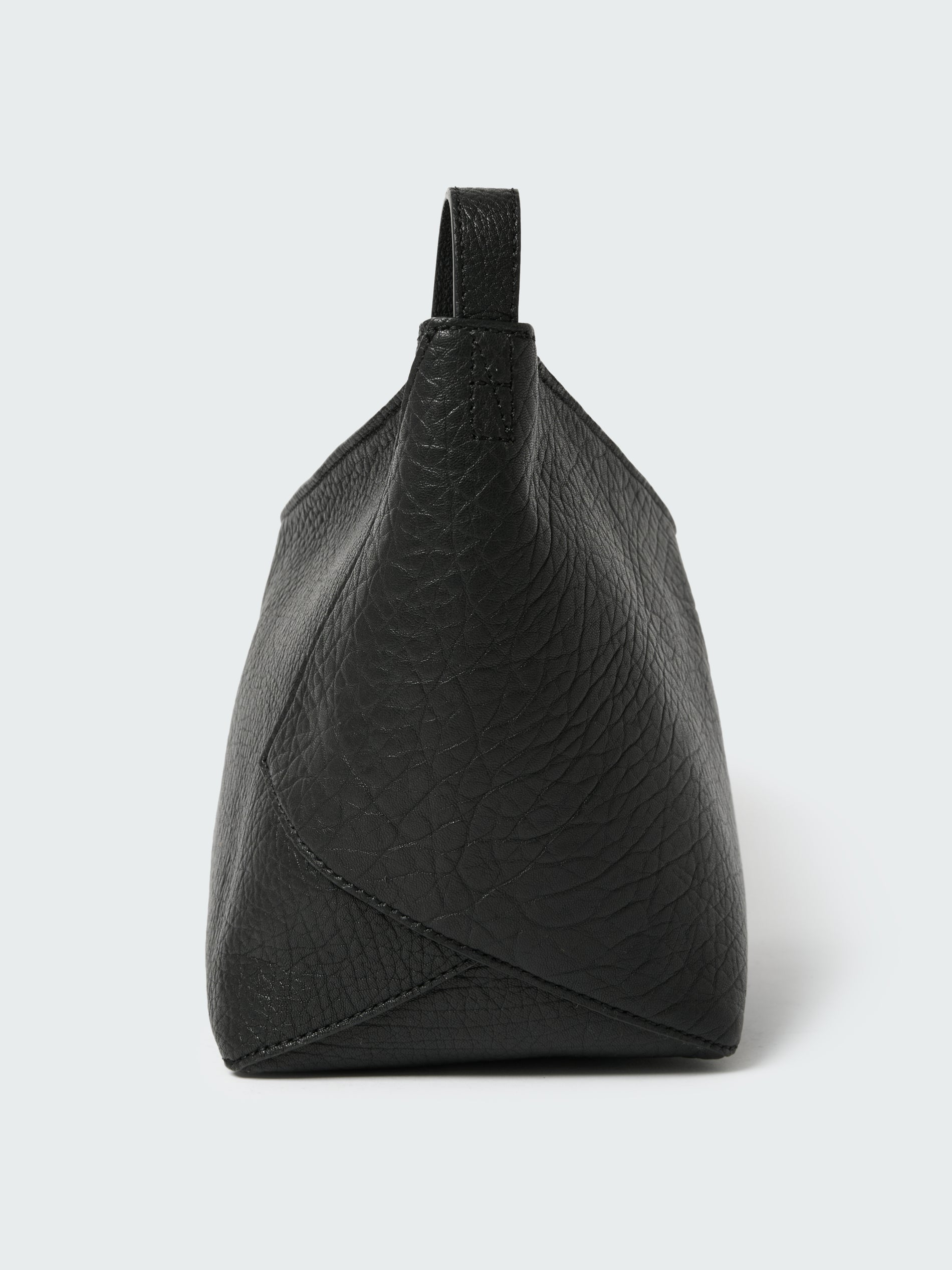 Hagu Leather Bag in Black