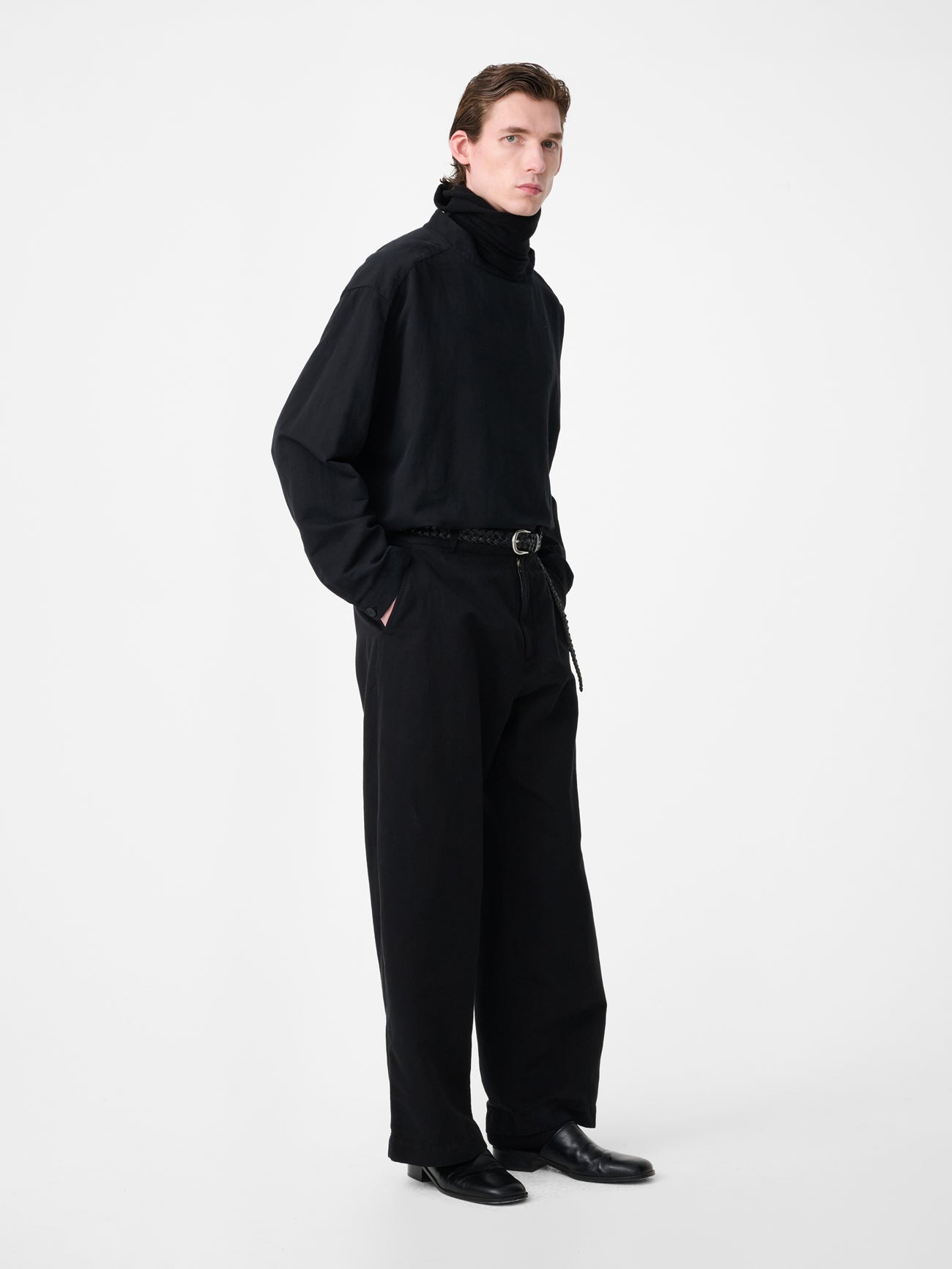 Holkham Linen Shirt in Black
