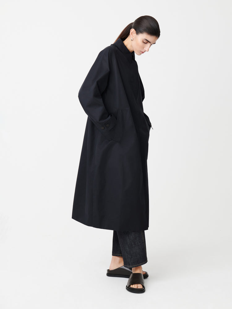 Holin Coat in Dark Navy