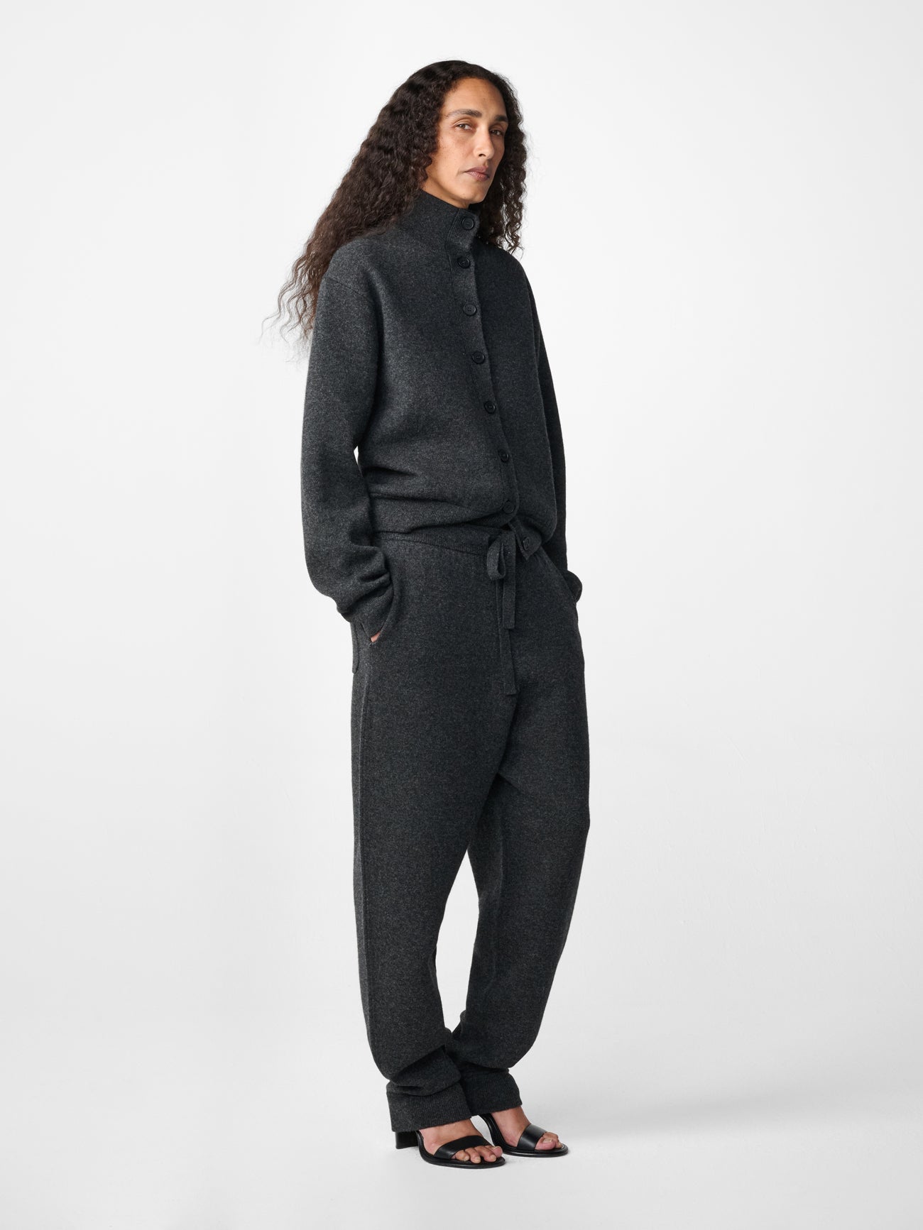 Karlin Drawstring Pant in Charcoal