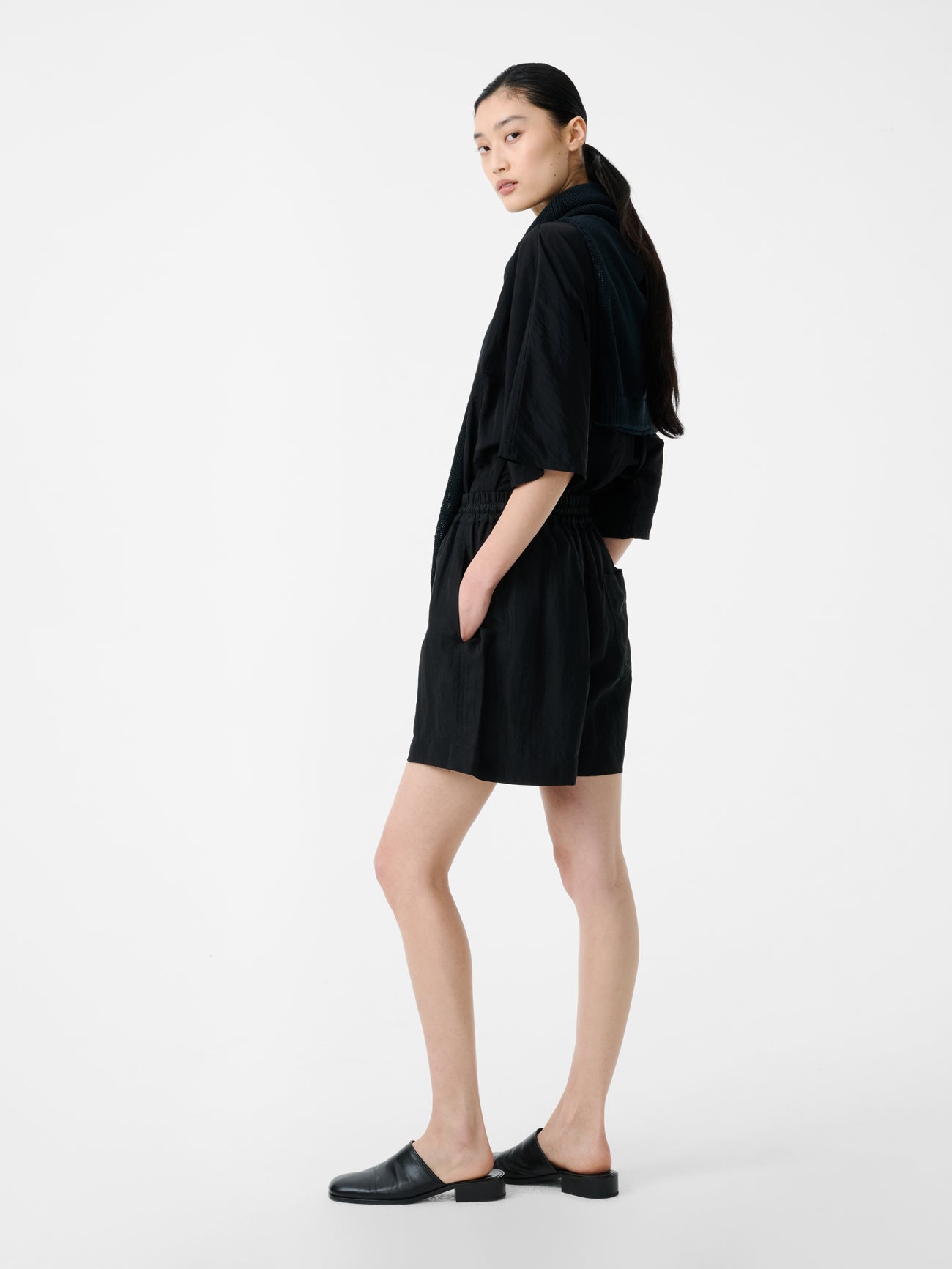 Karya Twill Short in Black - Studio Nicholson