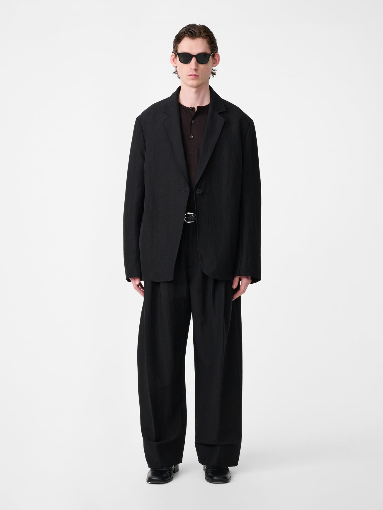Line Tailored Linen Pant in Black