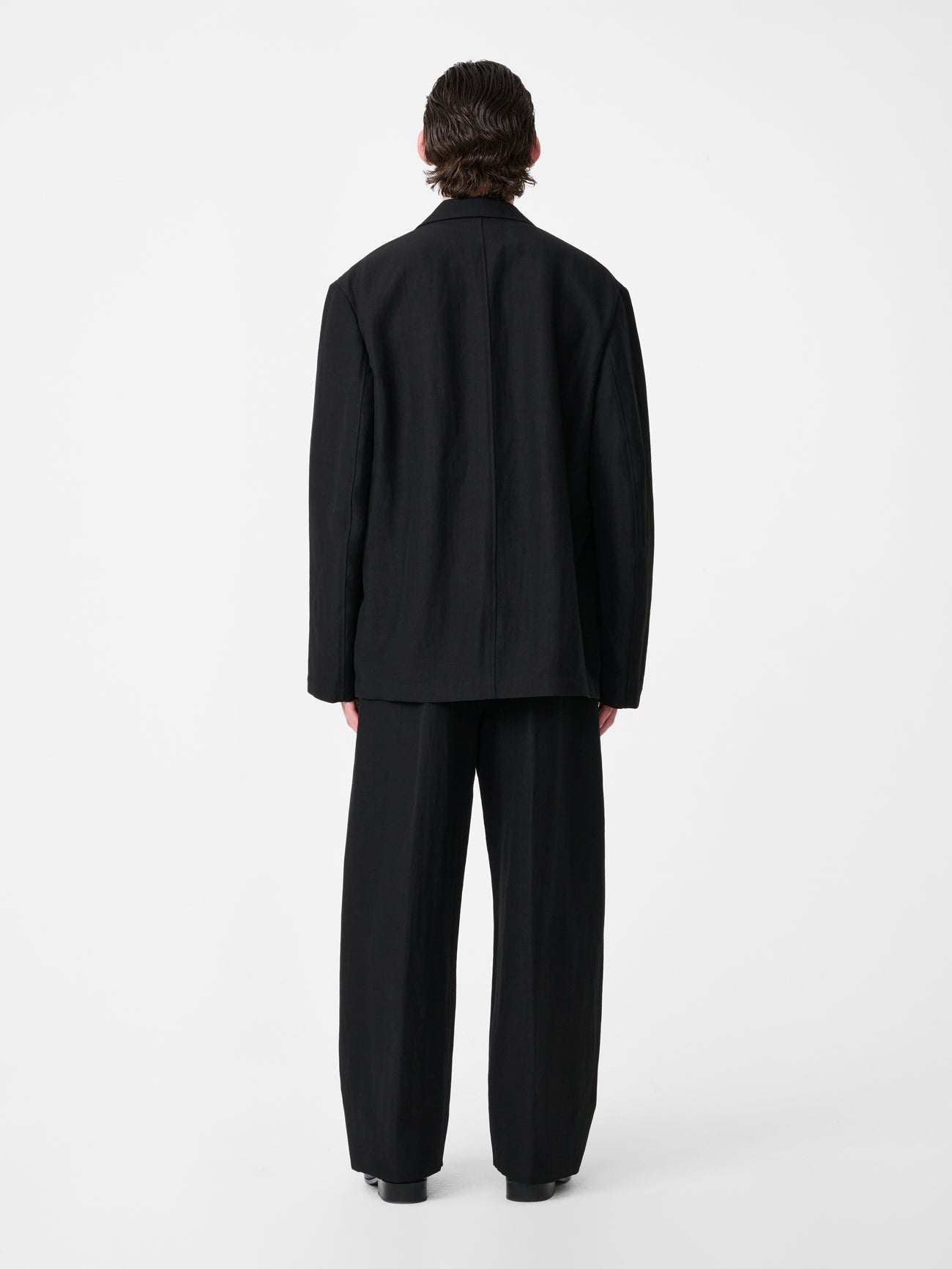Line Tailored Linen Pant in Black