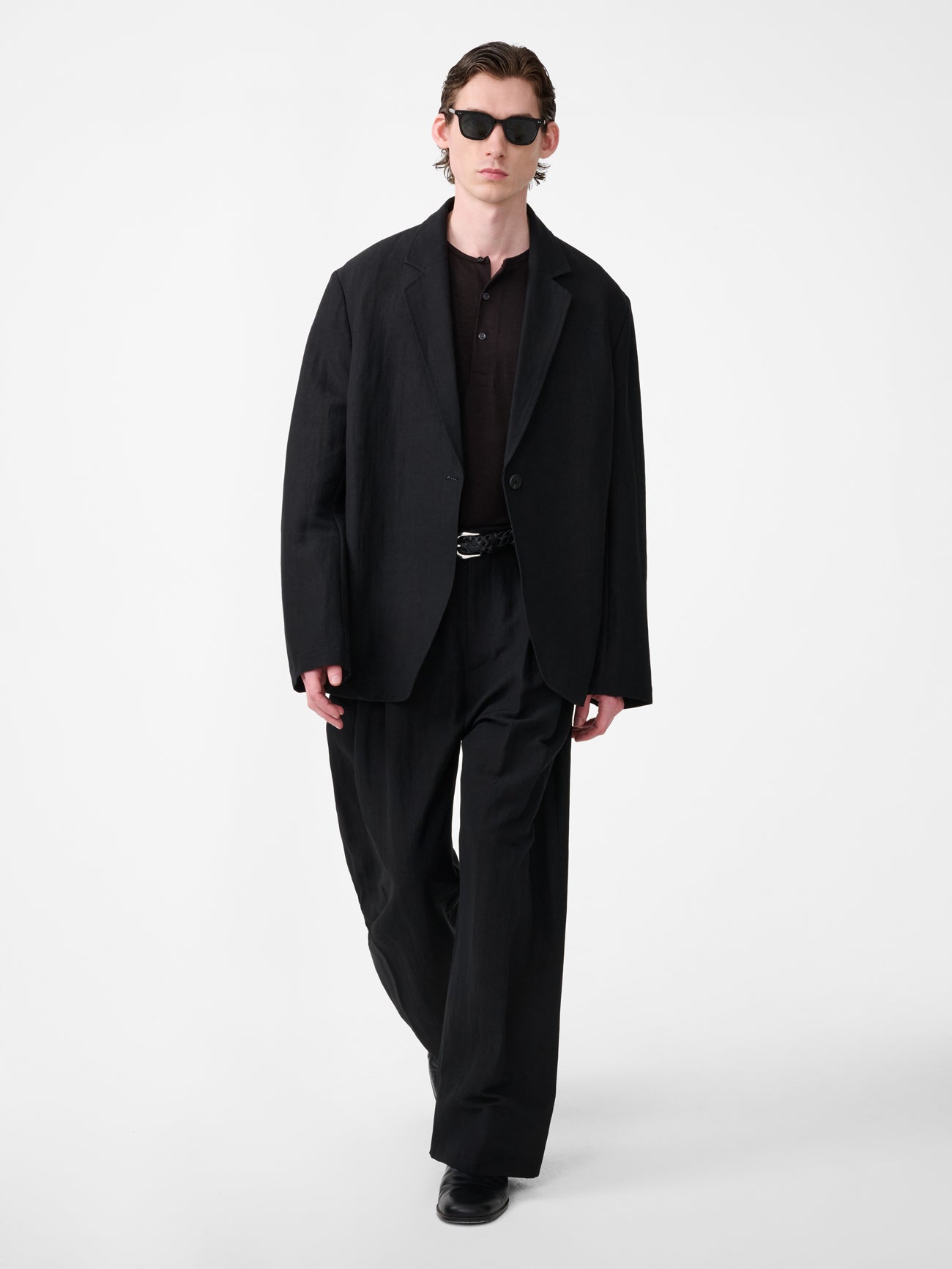 Line Tailored Linen Pant in Black