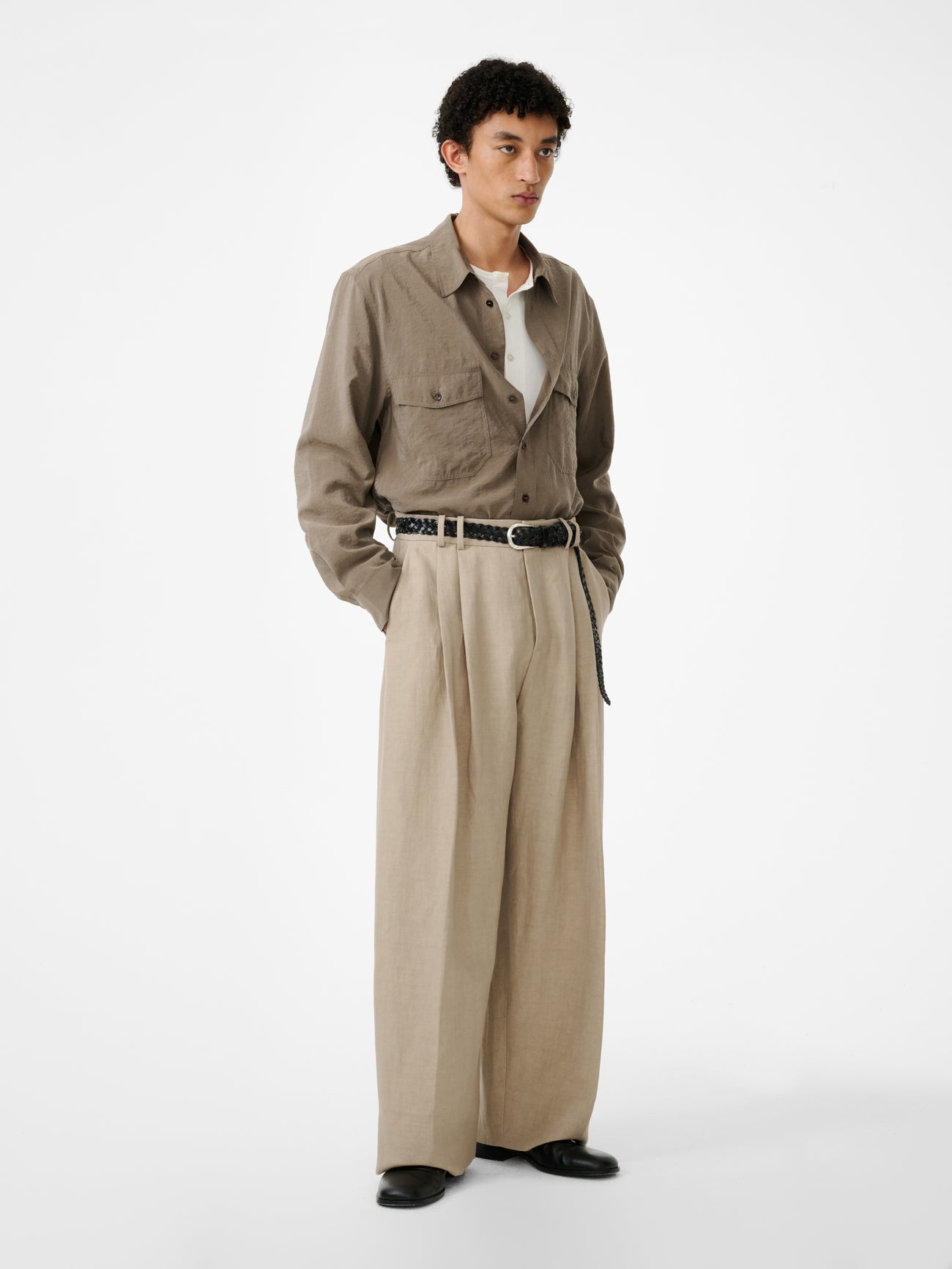 Line Tailored Linen Pant in Sand