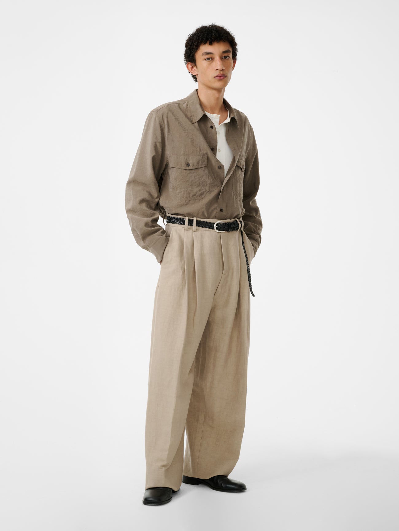 Line Tailored Linen Pant in Sand