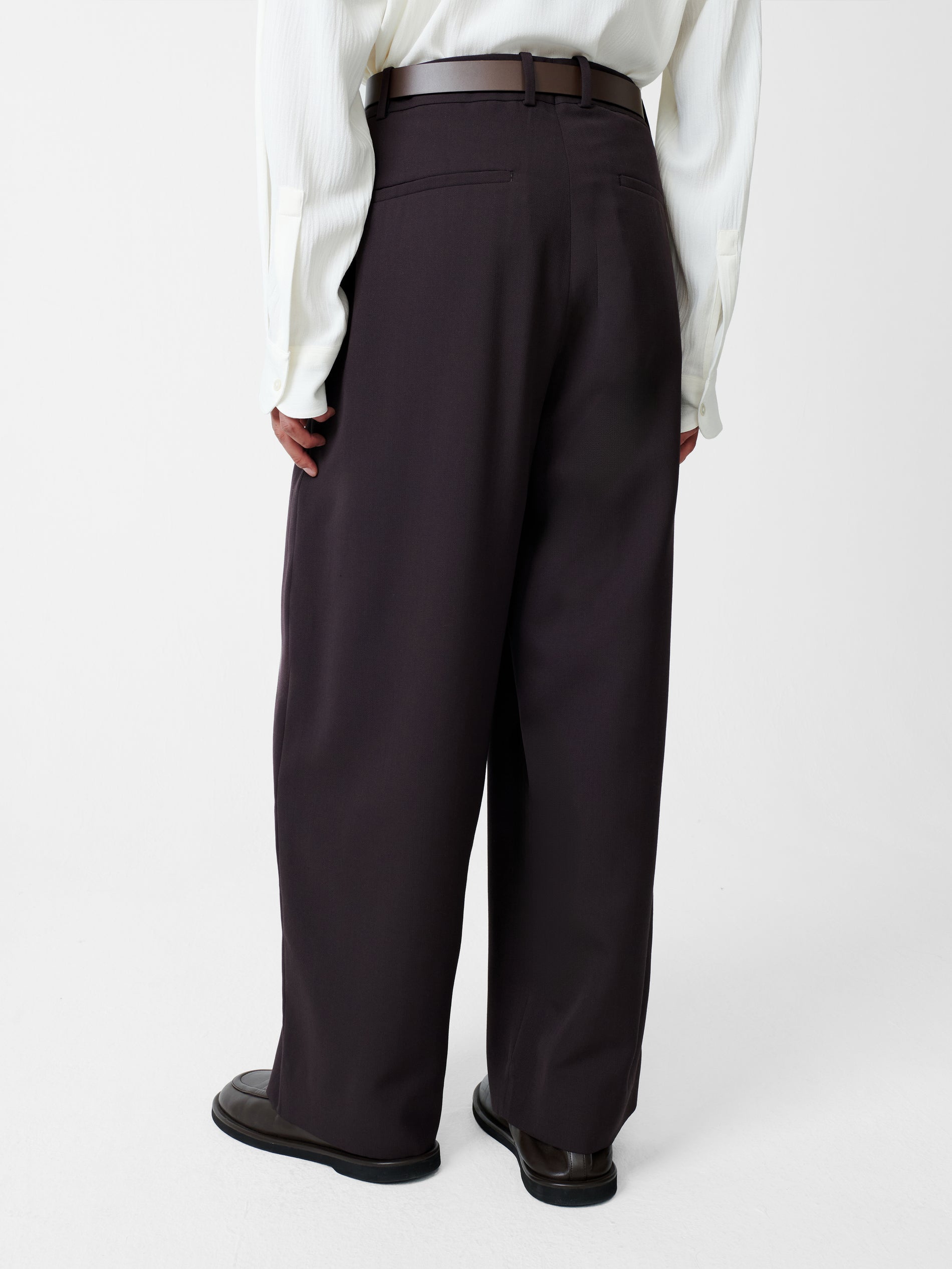 Line Tailored Pant in Espresso Brown