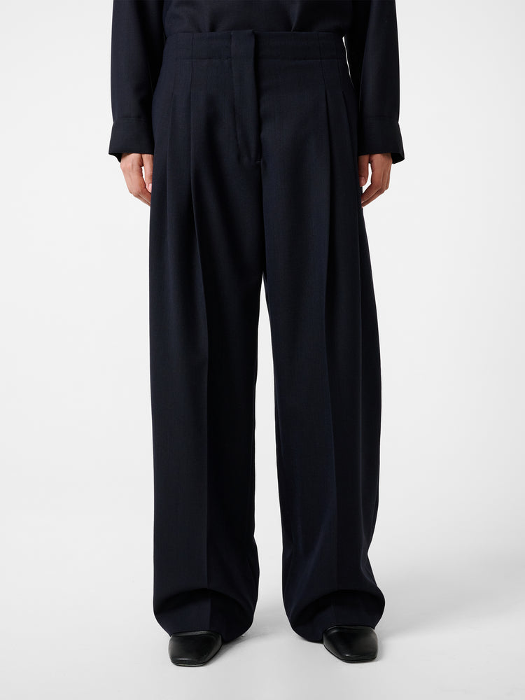 Lira Pant in Darkest Navy