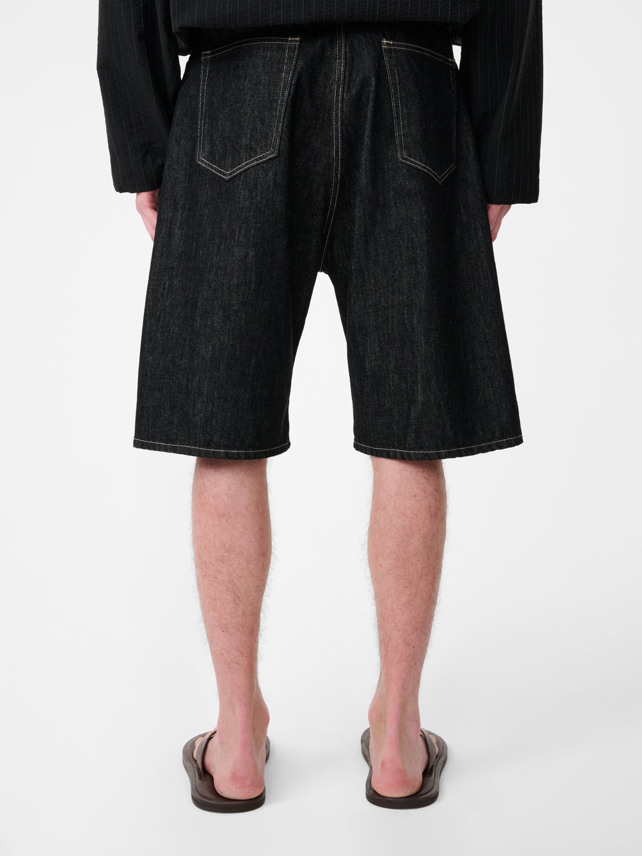 Marylebone Denim Short in Black / White Weft