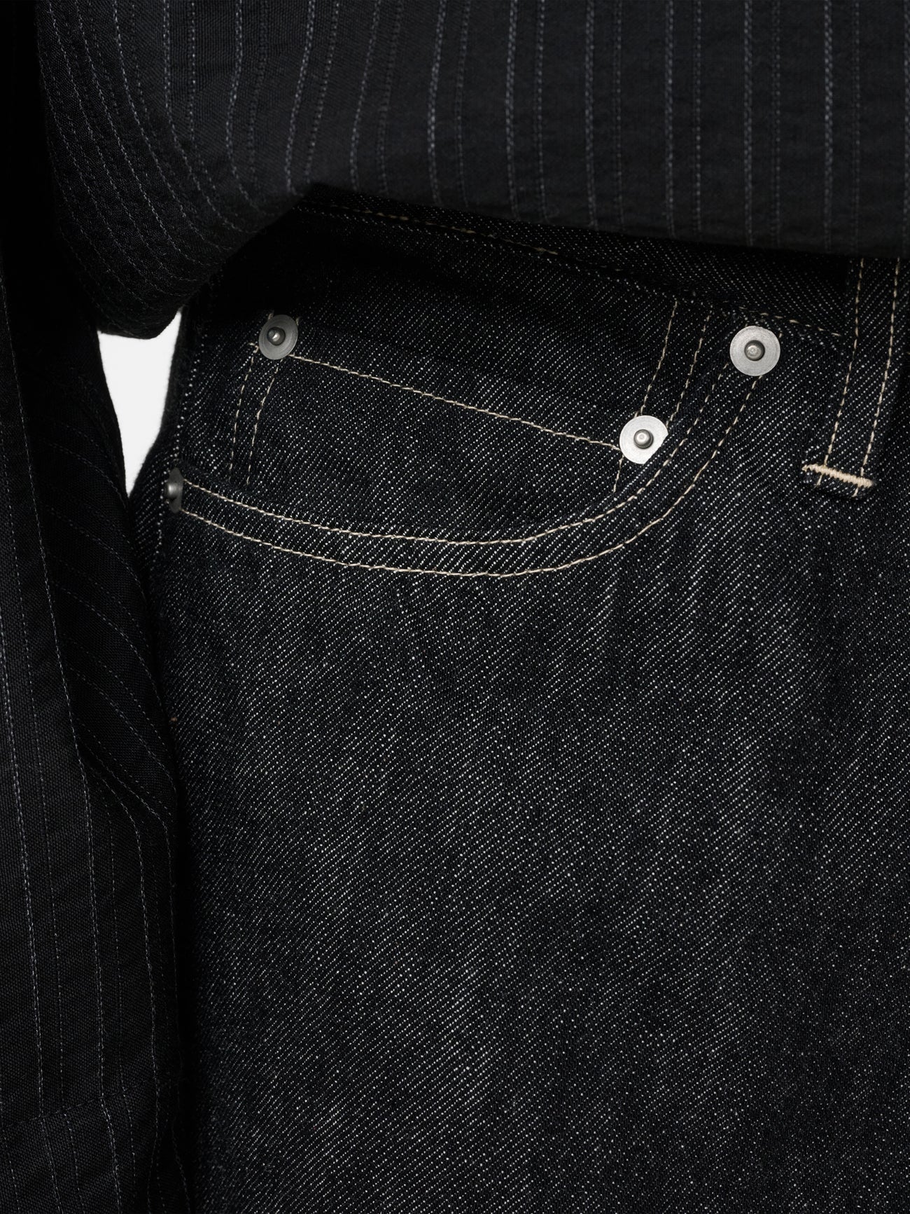 Marylebone Denim Short in Black / White Weft