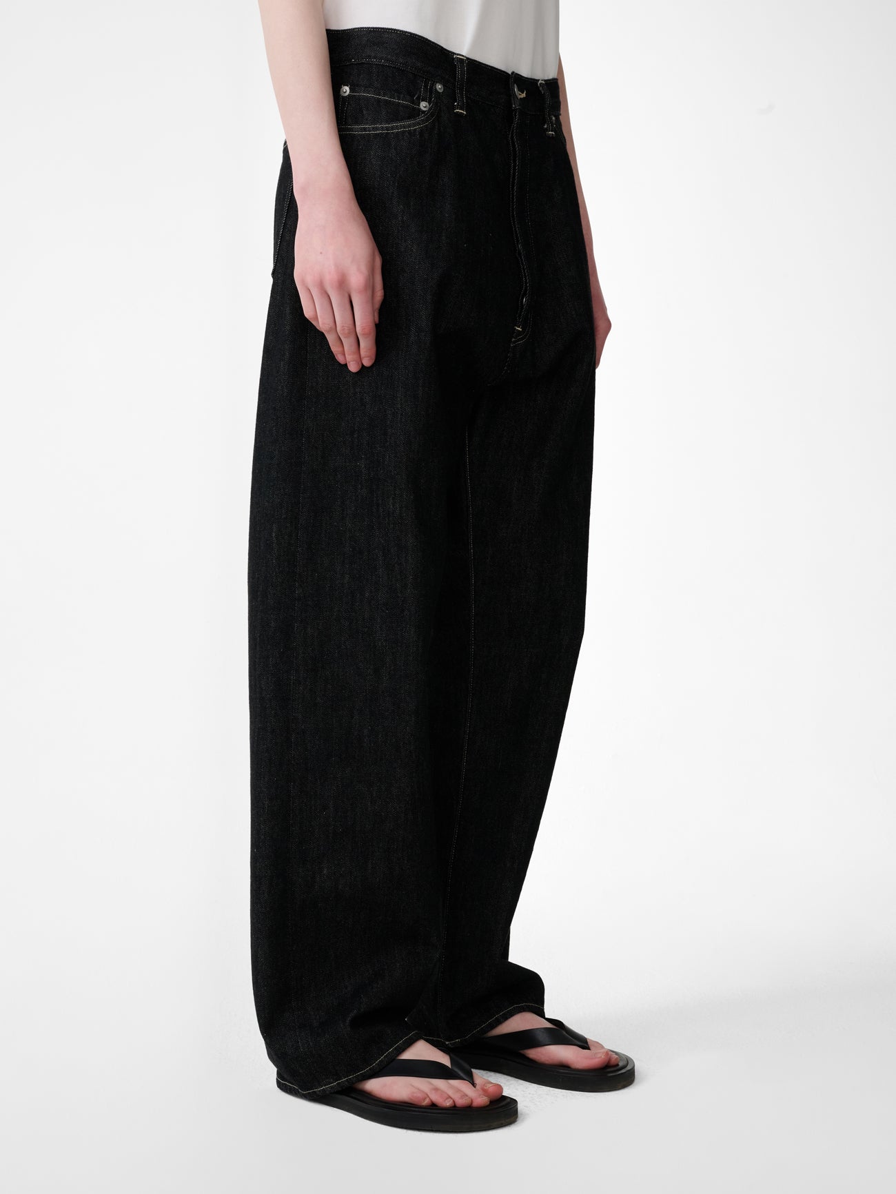 Marylebone Straight Leg Denim Pant in Black / White Weft