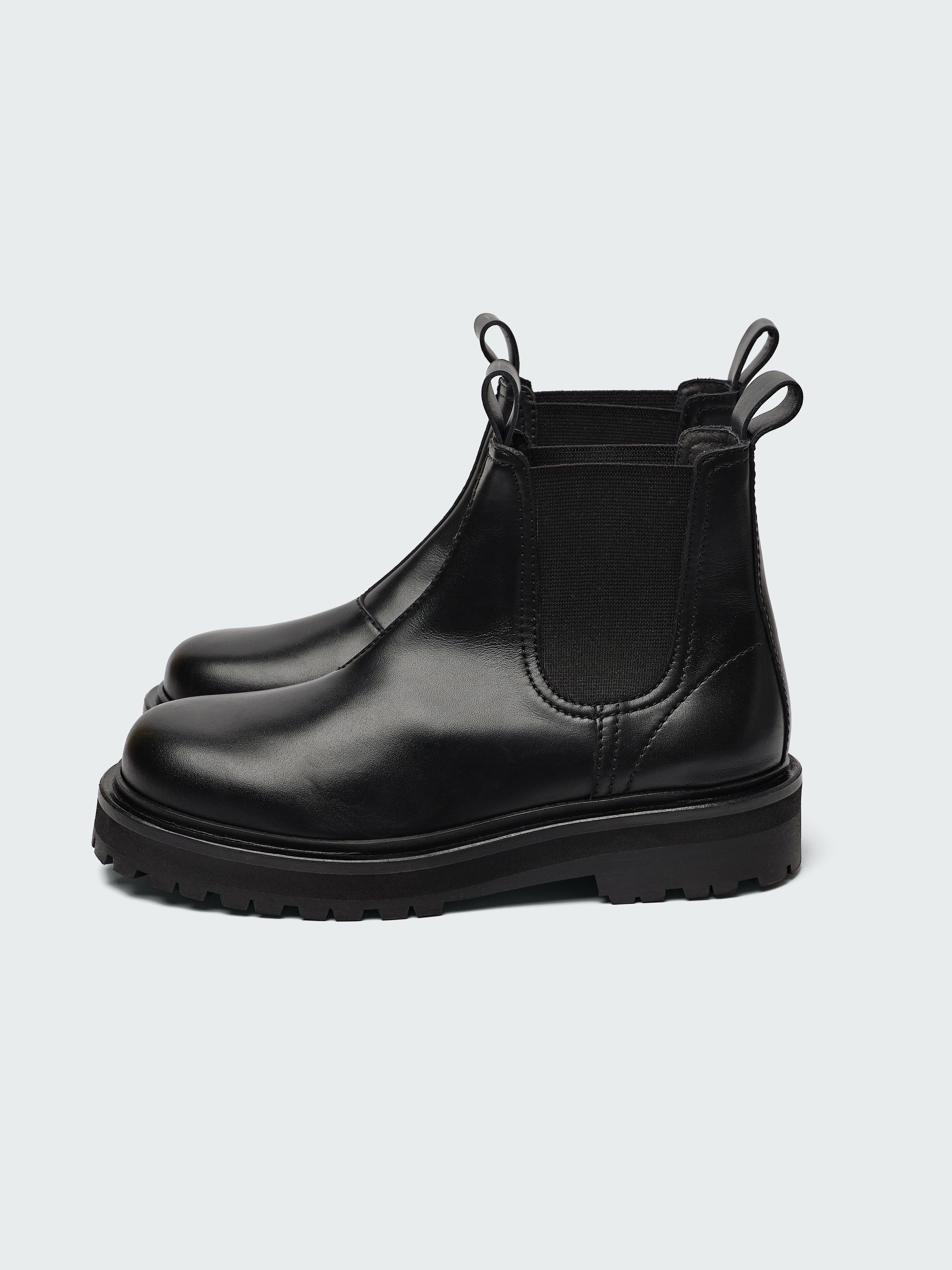 【関税込み】Studio Nicholson ブラウン Kick チェルシーブーツ Men's Kick Boot in Caffe | Leather Boot | Studio Nicholson