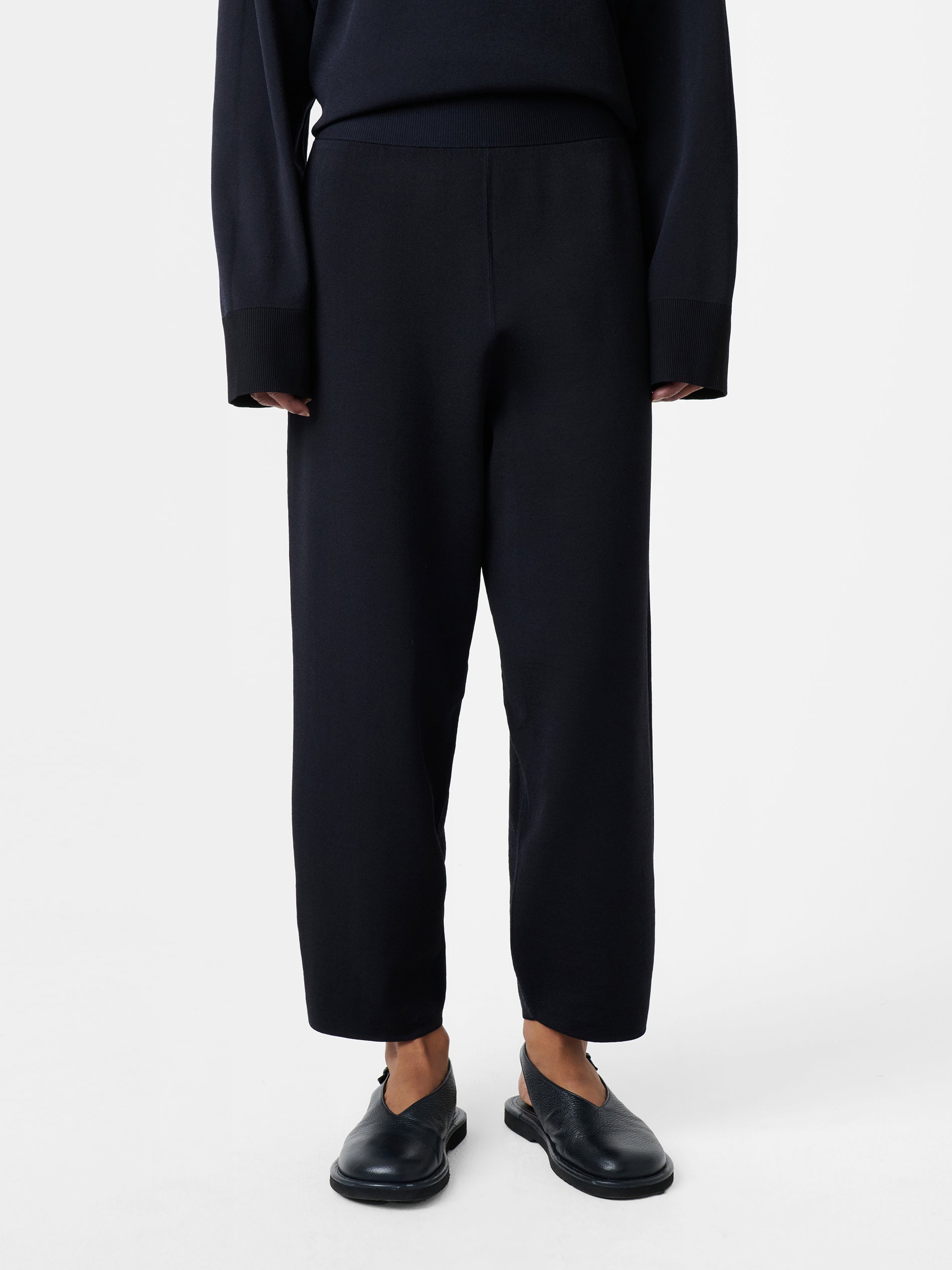 Moura Pant in Darkest Navy - Studio Nicholson