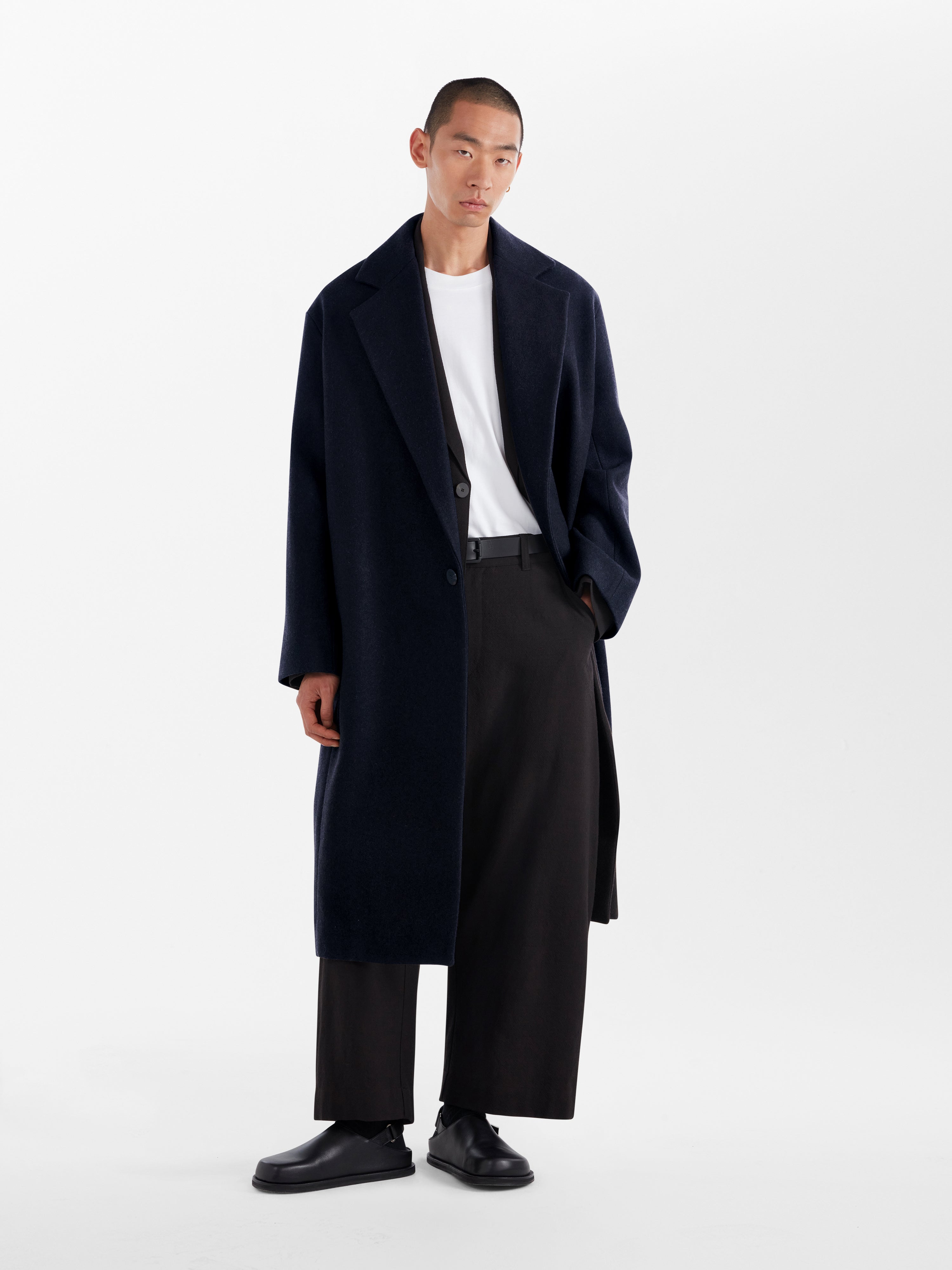 “あた”STUDIO NICHOLSON ノッチコート 黒 Notch Coat in Dark Navy | Tailored Wool Coat | Studio Nicholson