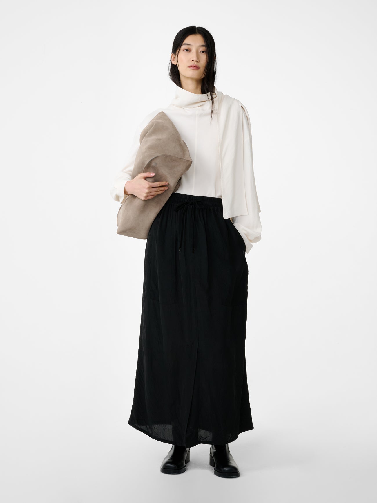 Oates Skirt in Darkest Black