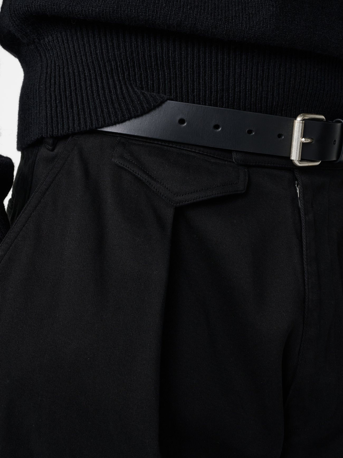 Poole Pleated Twill Pant in Balck