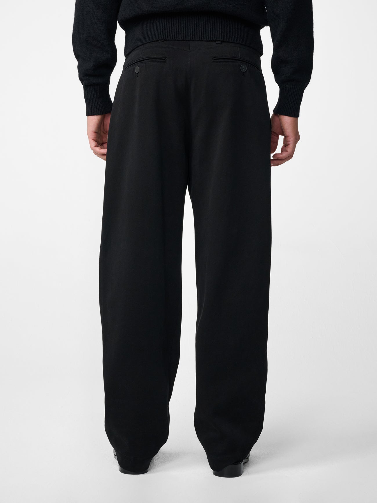 Poole Pleated Twill Pant in Balck