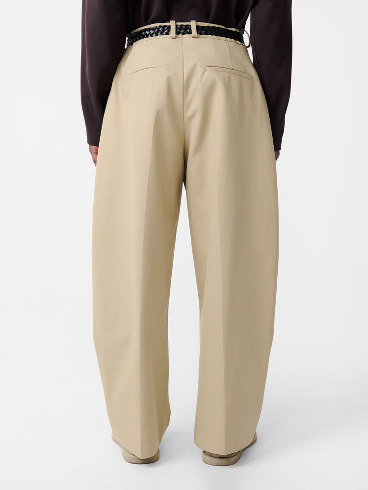 Pull Pant in Sand