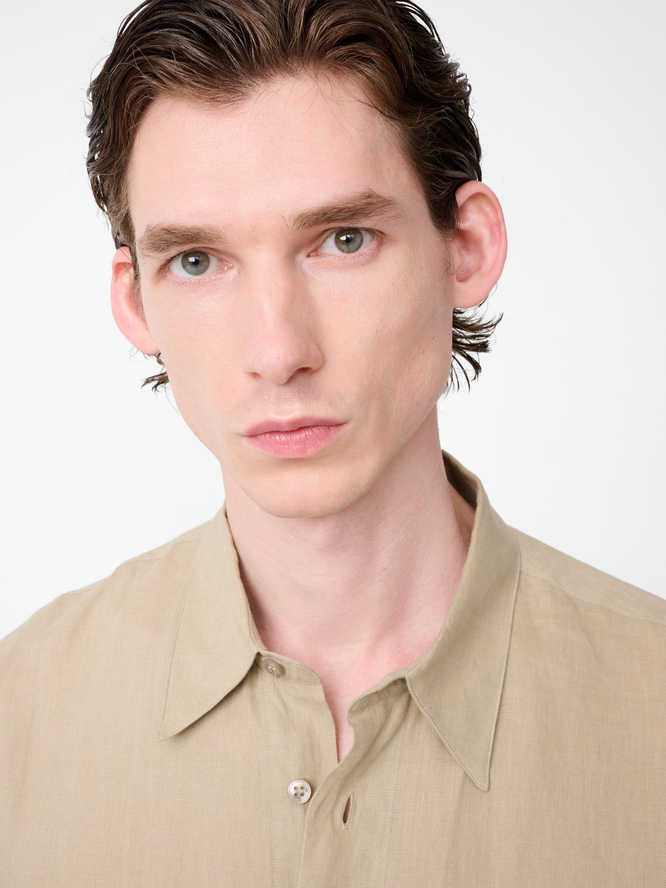 Rafe Linen Shirt in Sand