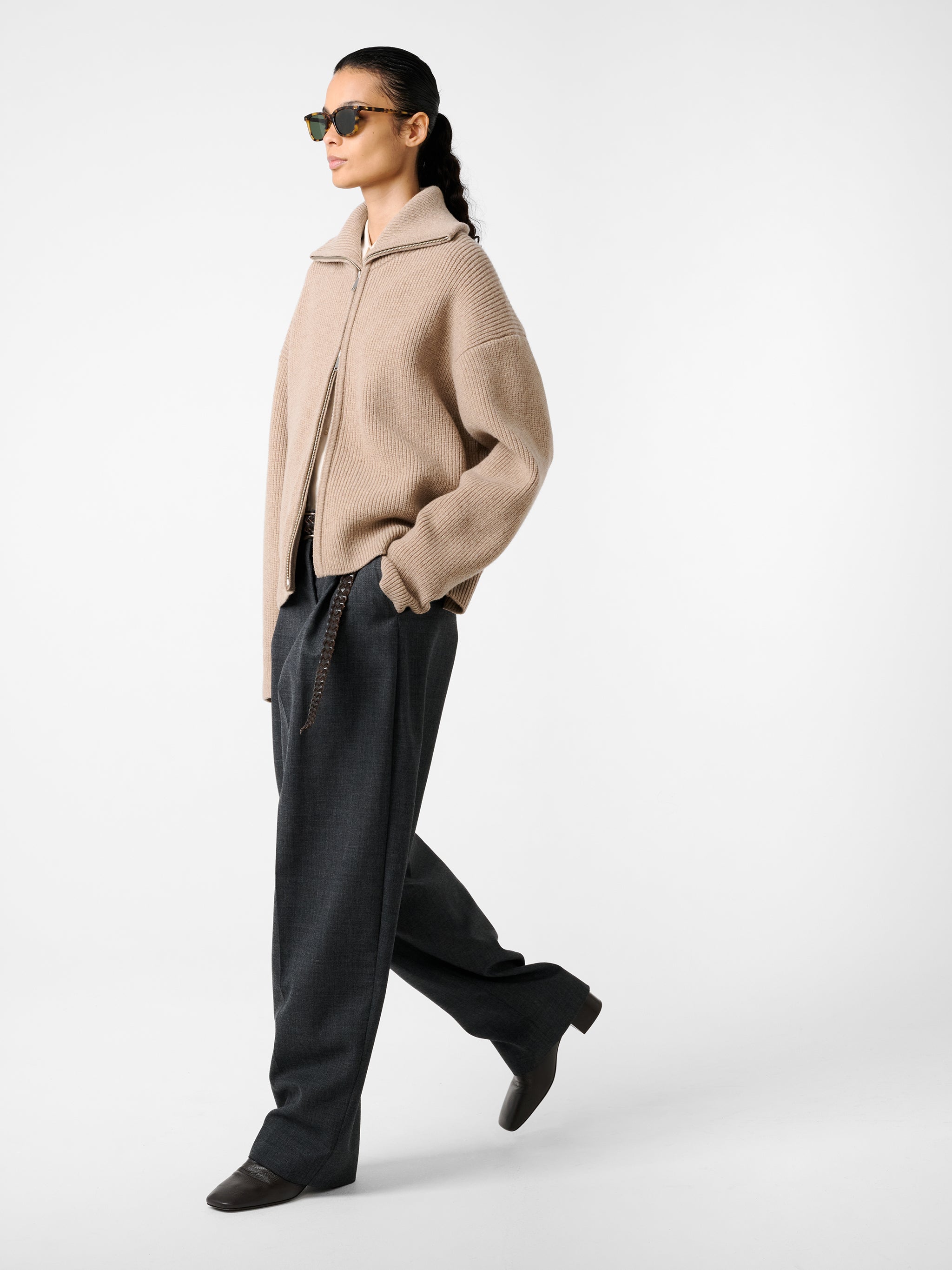 Sandos Knit in Oatmeal – Studio Nicholson