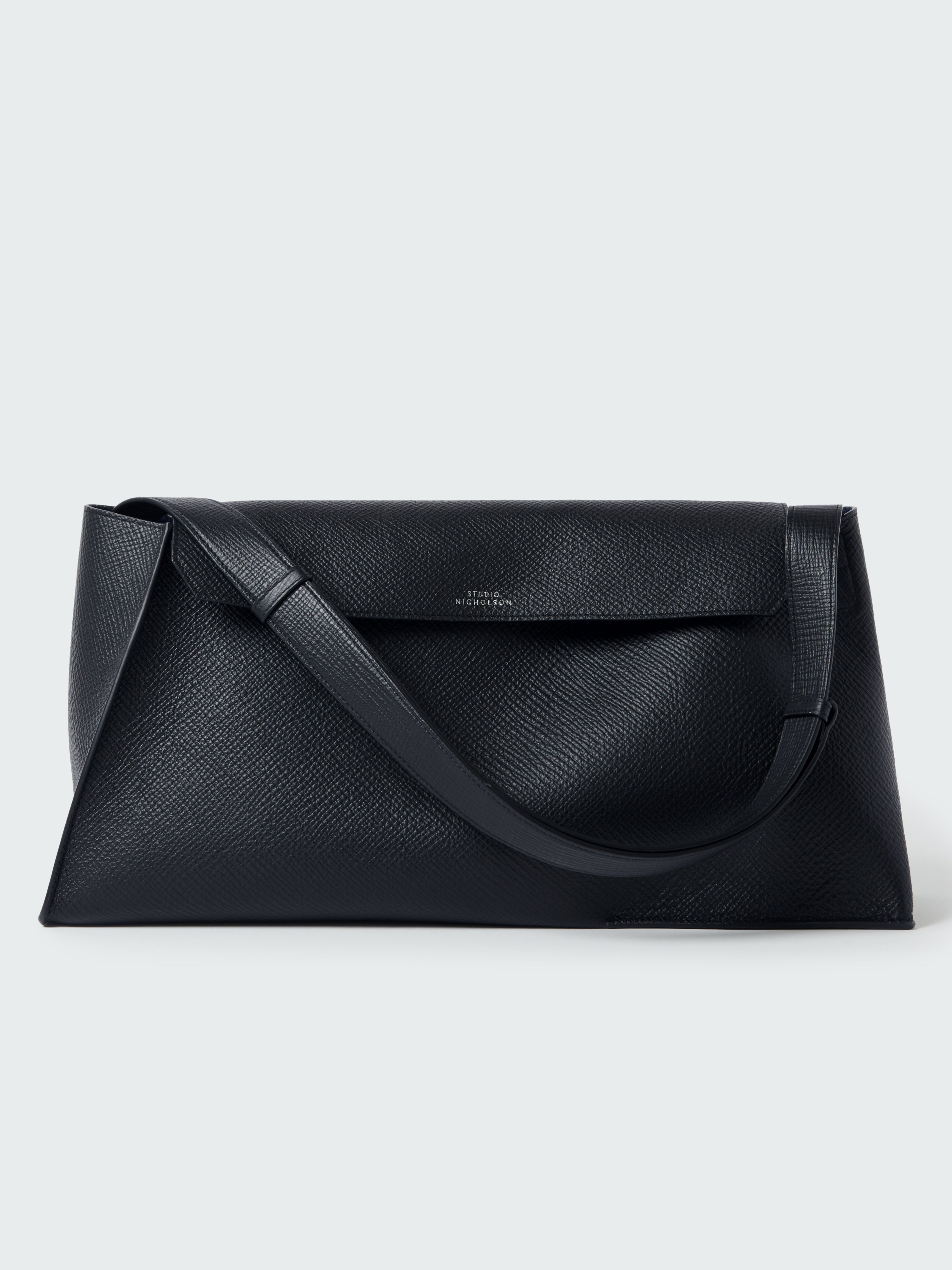 【美品】SHIBORU LEATHER BAG IN BLACK ユニセックス Shiboru Leather Bag in Darkest Navy – Studio Nicholson