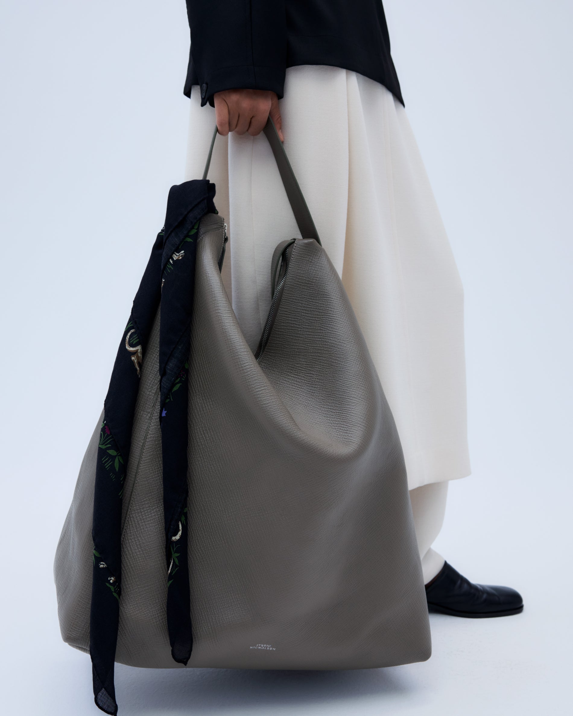 SN x Drake's Scarf in Darkest Navy - Studio Nicholson